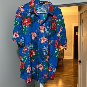 Men's button-down Hawaiian t-shirt, size XXL